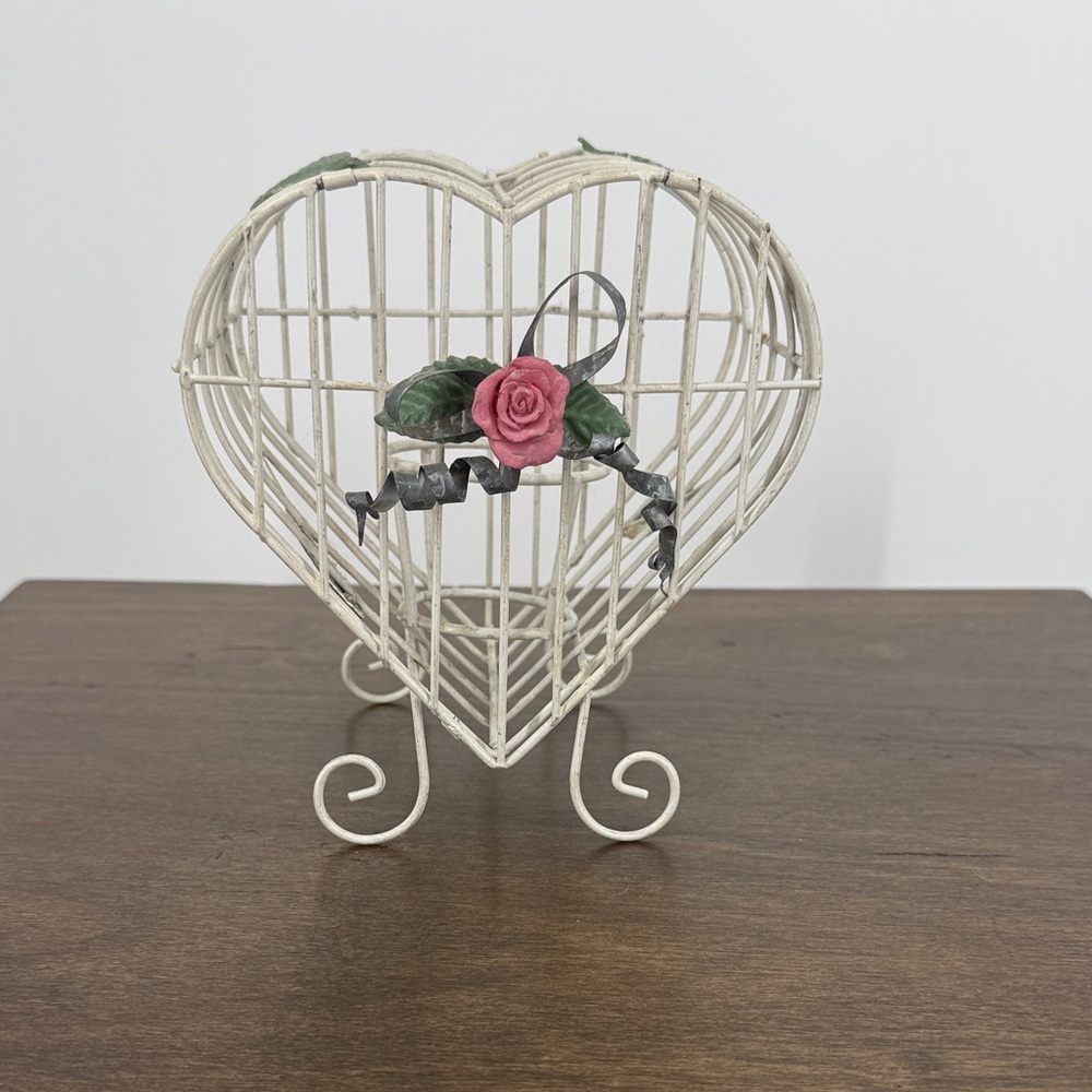 Heart-Shaped Wire Birdcage candle holder  with Pink Rose